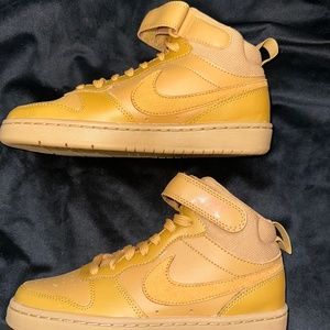 NWT Nike Boys Court Borough Mid Leather Sneakers